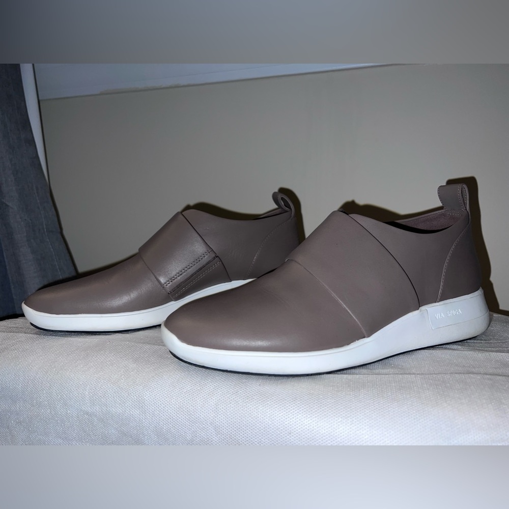 Via Spiga Women’s Marlon Leather Slip-on Sneakers size 6.5